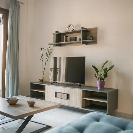 Point Apartment *